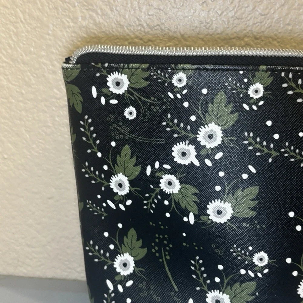 Dabney Lee Black White Floral Cosmetic Toiletries Makeup Bag Faux Leather Zip